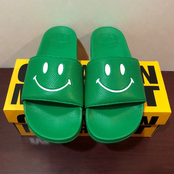Chinatown Market, Smiley Face Slide, Various Sizes - Picture 1 of 8